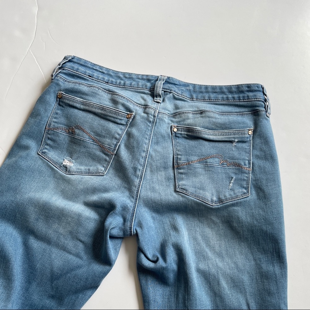 White House Black Market GIRLFRIEND JEANS - Picture 9 of 10